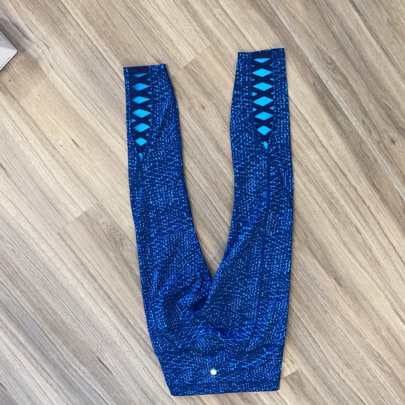 Blue Patterned Lululemon leggings - Picture 4 of 6
